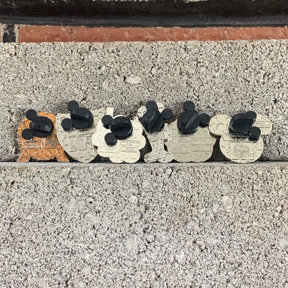 Disney Trading Pins - Picture 8 of 8